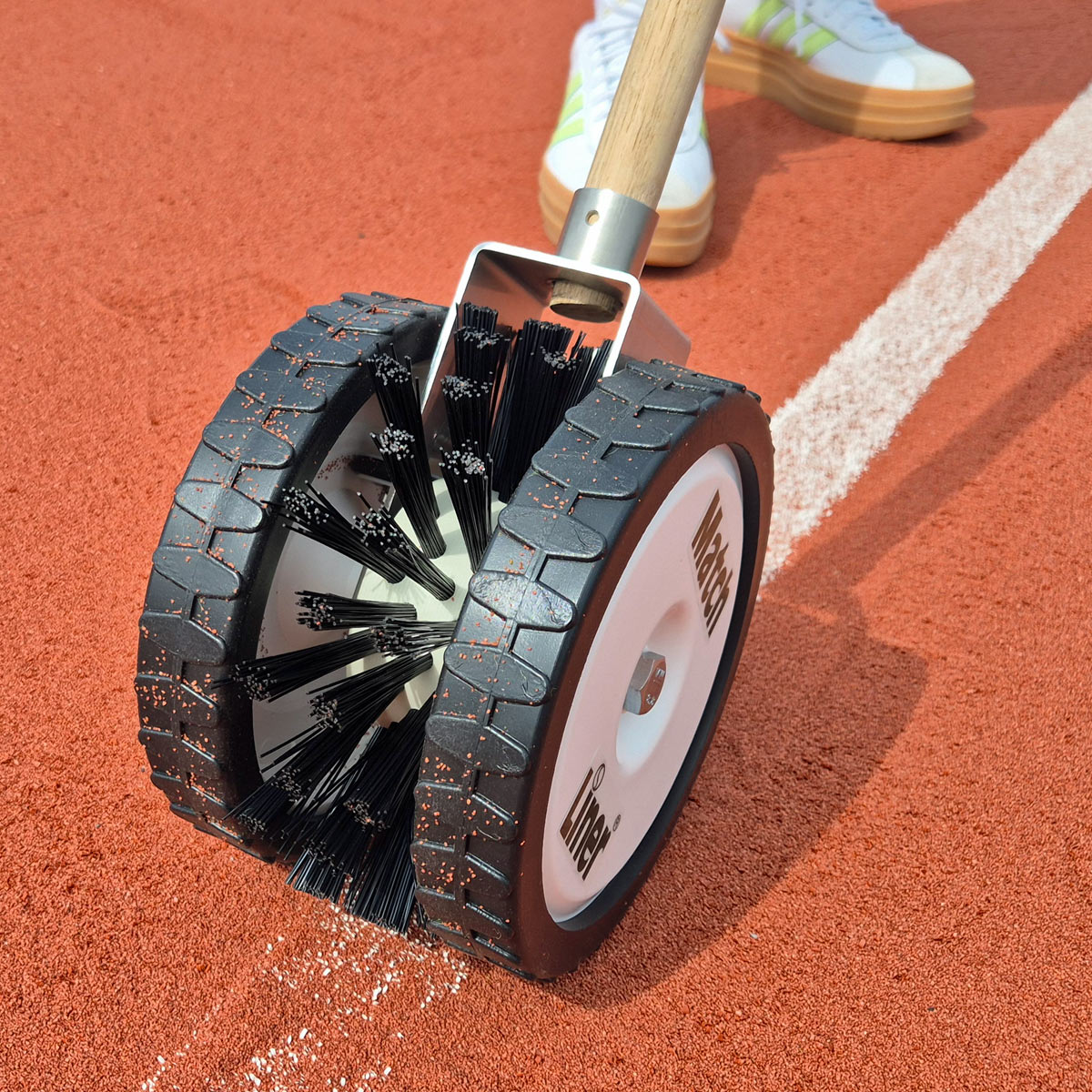 MATCH LINER Line Sweeper